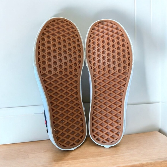 Vans Old Skool Garden Floral Classic Low Black Flowers Women Size 7 - Picture 4 of 4